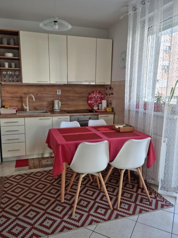 Stan Na Dan "Irina" Banja Luka Apartment Exterior foto
