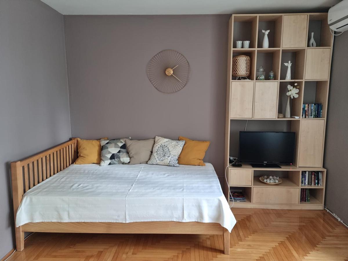 Stan Na Dan "Irina" Banja Luka Apartment Exterior foto